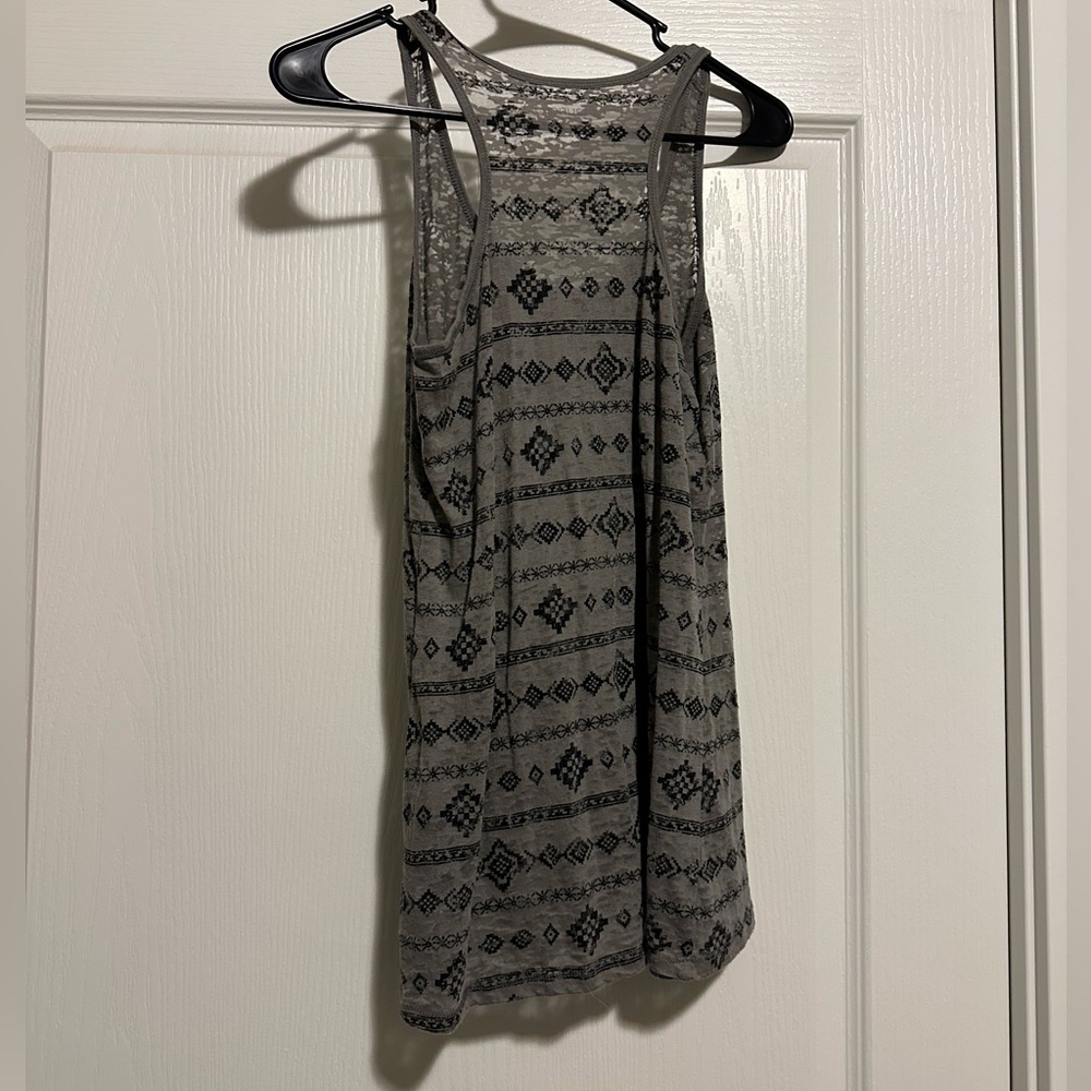 Maurice’s Racerback Sheer Tank M - Picture 2 of 3
